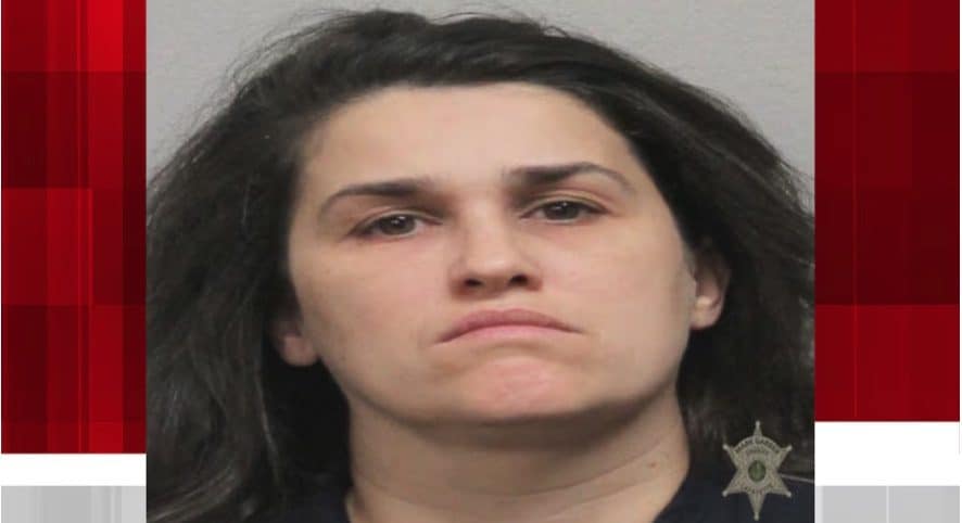 Prof arrestata per violenza sessuale su minore pochi mesi dopo essere stata insegnante dell’anno in Usa