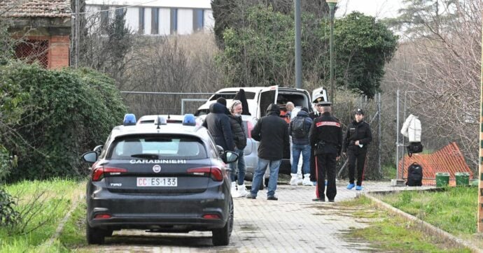 Donna trovata decapitata nel casolare a Scandicci: identificata la vittima, un cane vegliava sul corpo