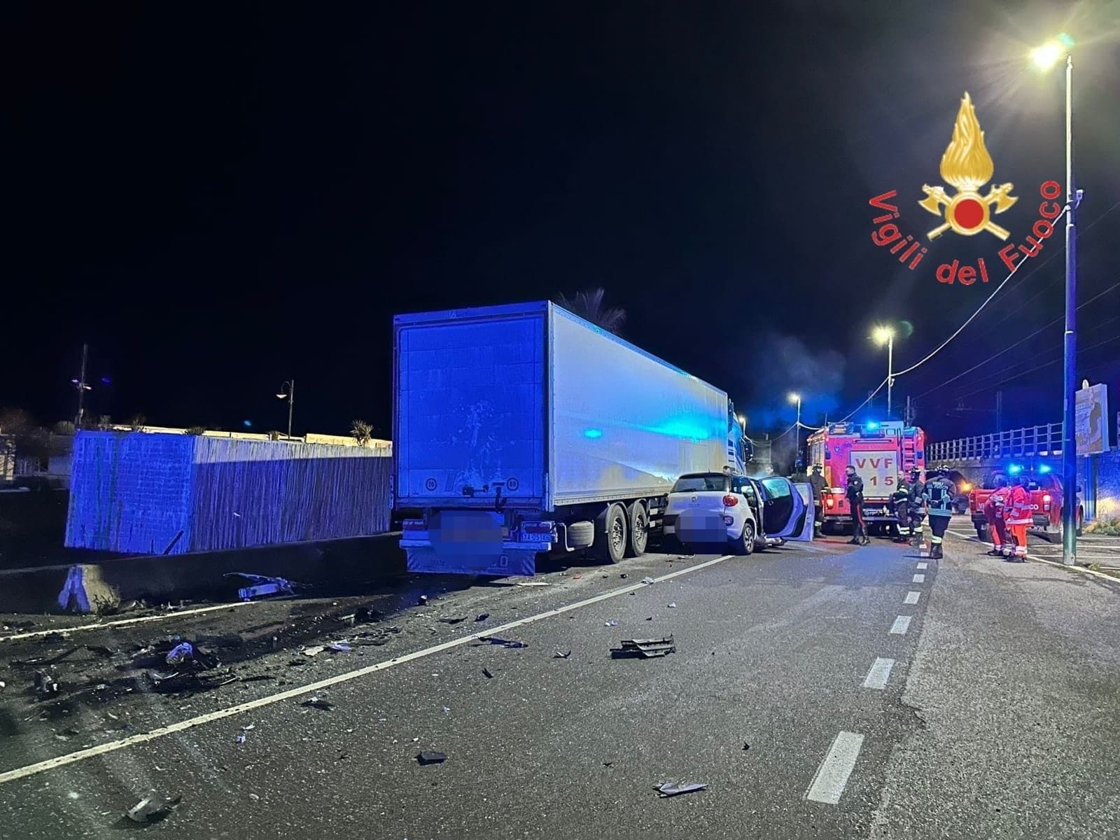 Scontro tra auto e camion, muore il poliziotto Giuseppe Spizzirri: "Eri un uomo buono, non ti dimenticheremo"