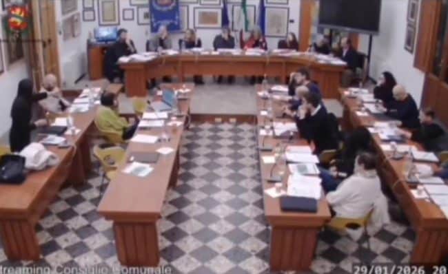 "Perché un gemellaggio con gli storpi in Palestina? Meglio l'Austria": parole shock della consigliera Fdi