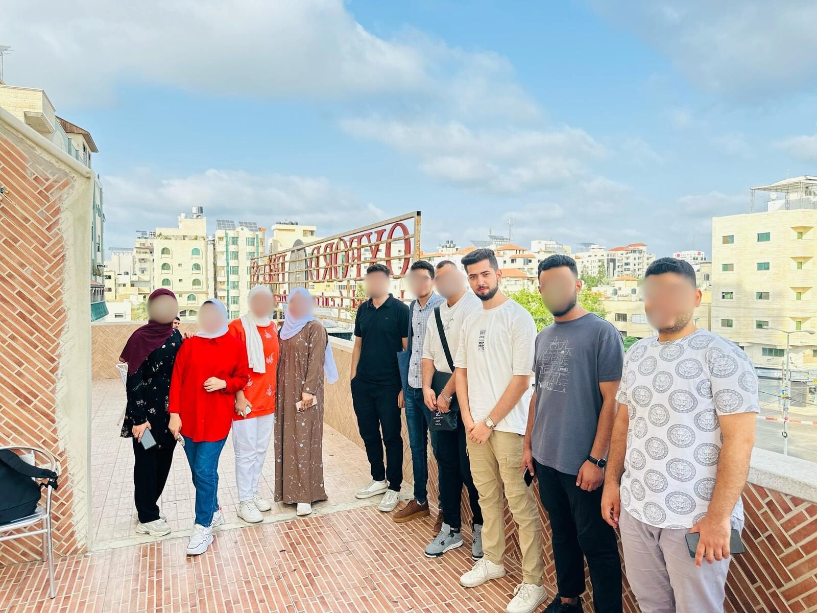 Mohammed e i compagni di corso all’Oxford Centre di Gaza, prima dell’occupazione