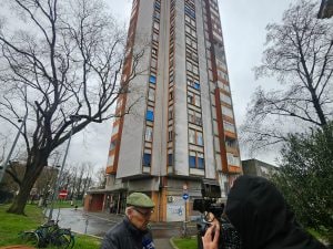 A Ferrara al via lo sgombero di 500 residenti del grattacielo: “Non sanno dove andare. Temiamo reazioni”