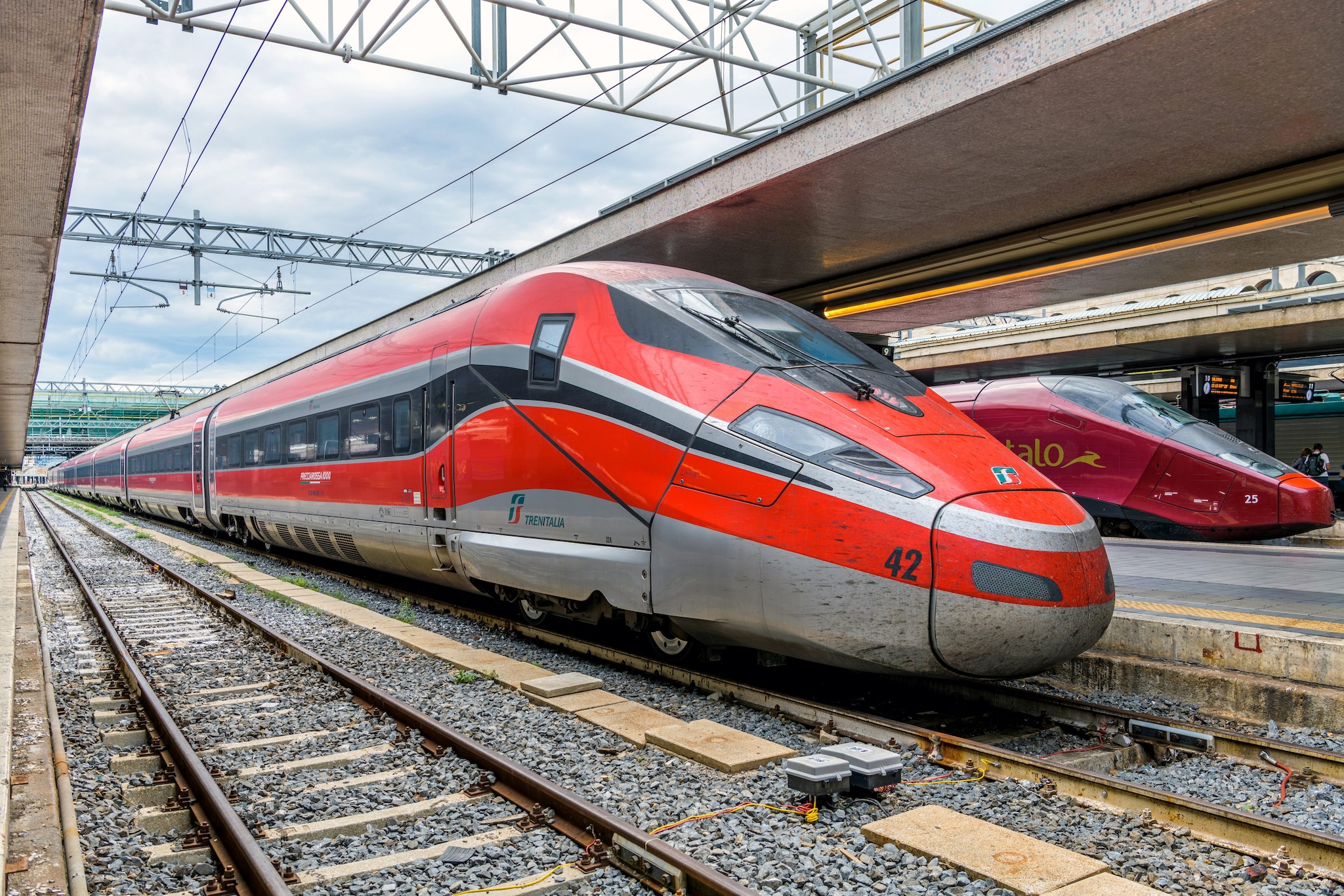 Treni cancellati e in ritardo oggi sulla linea convenzionale Firenze-Roma e Verona-Bologna: gli aggiornamenti
