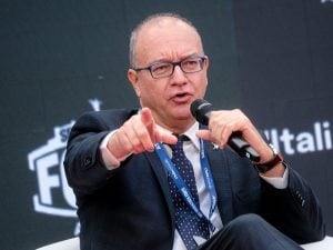 “Altra metà del cielo, origine del mondo”: l’imbarazzante discorso di Valditara all’evento contro la violenza sulle donne