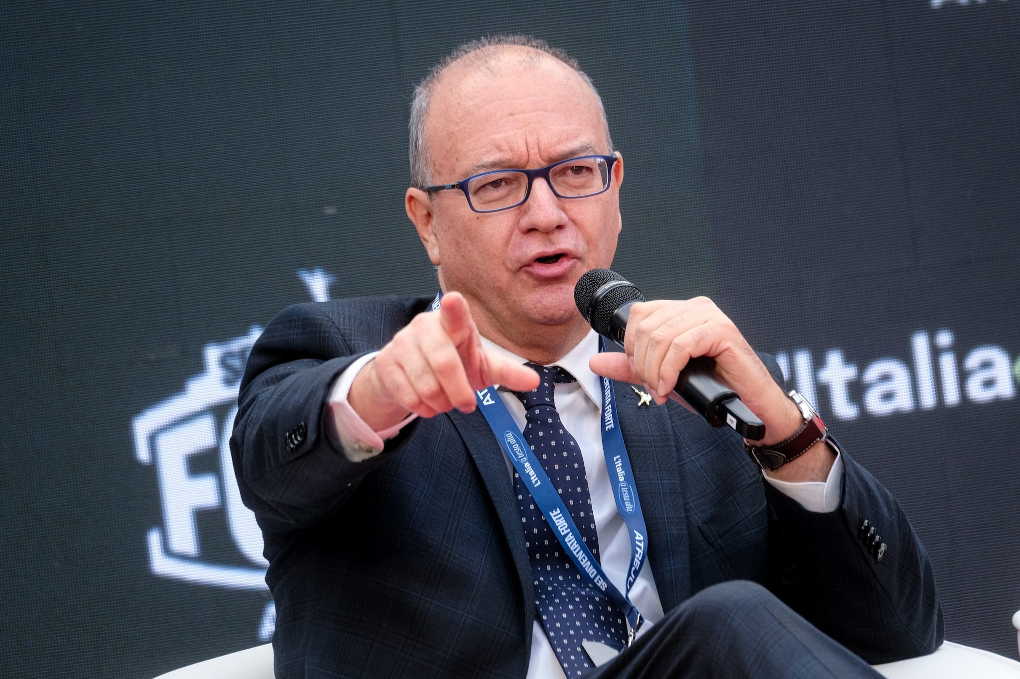 "Altra metà del cielo, origine del mondo": l'imbarazzante discorso di Valditara all'evento contro la violenza sulle donne