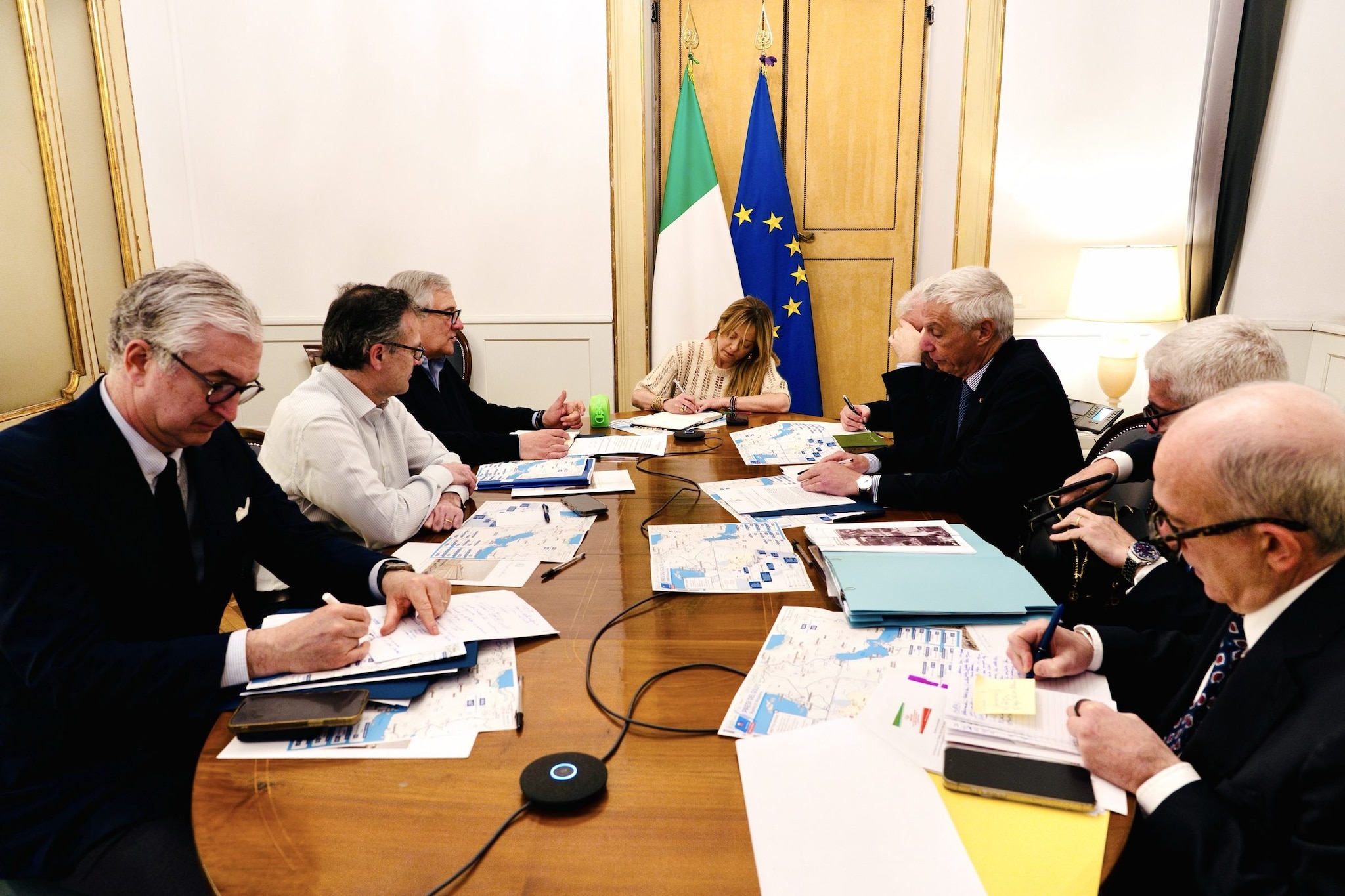 Crisi in Iran, di cosa ha discusso il governo al vertice d'urgenza convocato da Meloni a Palazzo Chigi