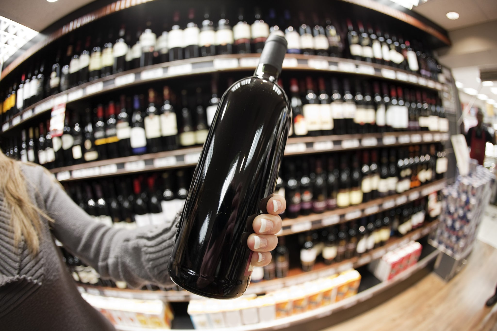 Bottiglie di Vino Valpolicella Ripasso DOP richiamate per errore in etichetta: i lotti interessati