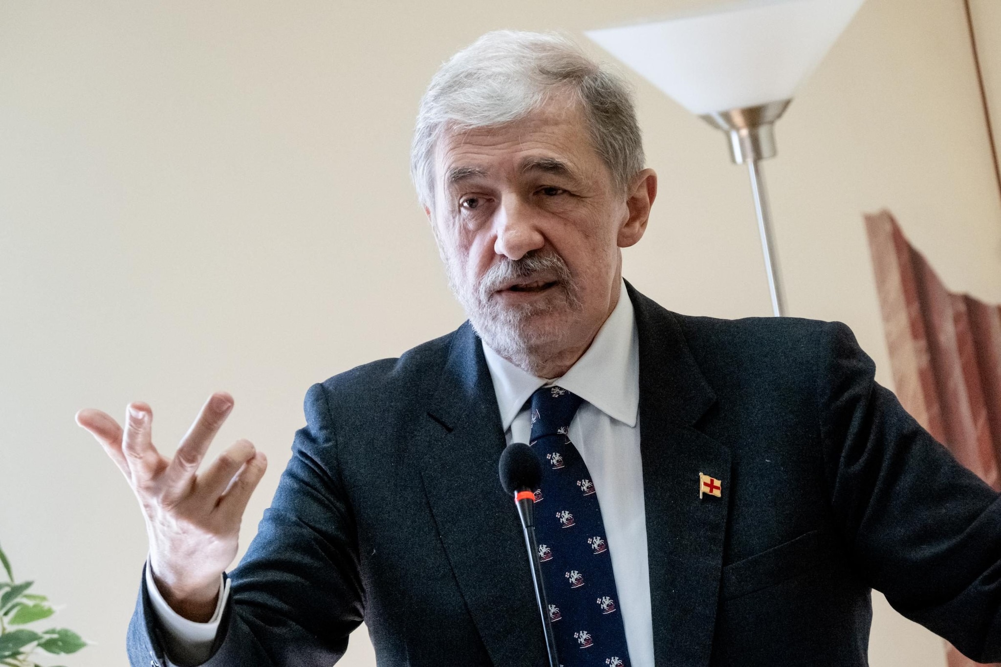 Genova, il caso dei presunti dossier sui giornalisti del Secolo XIX: Bucci e il suo staff nel mirino della Procura