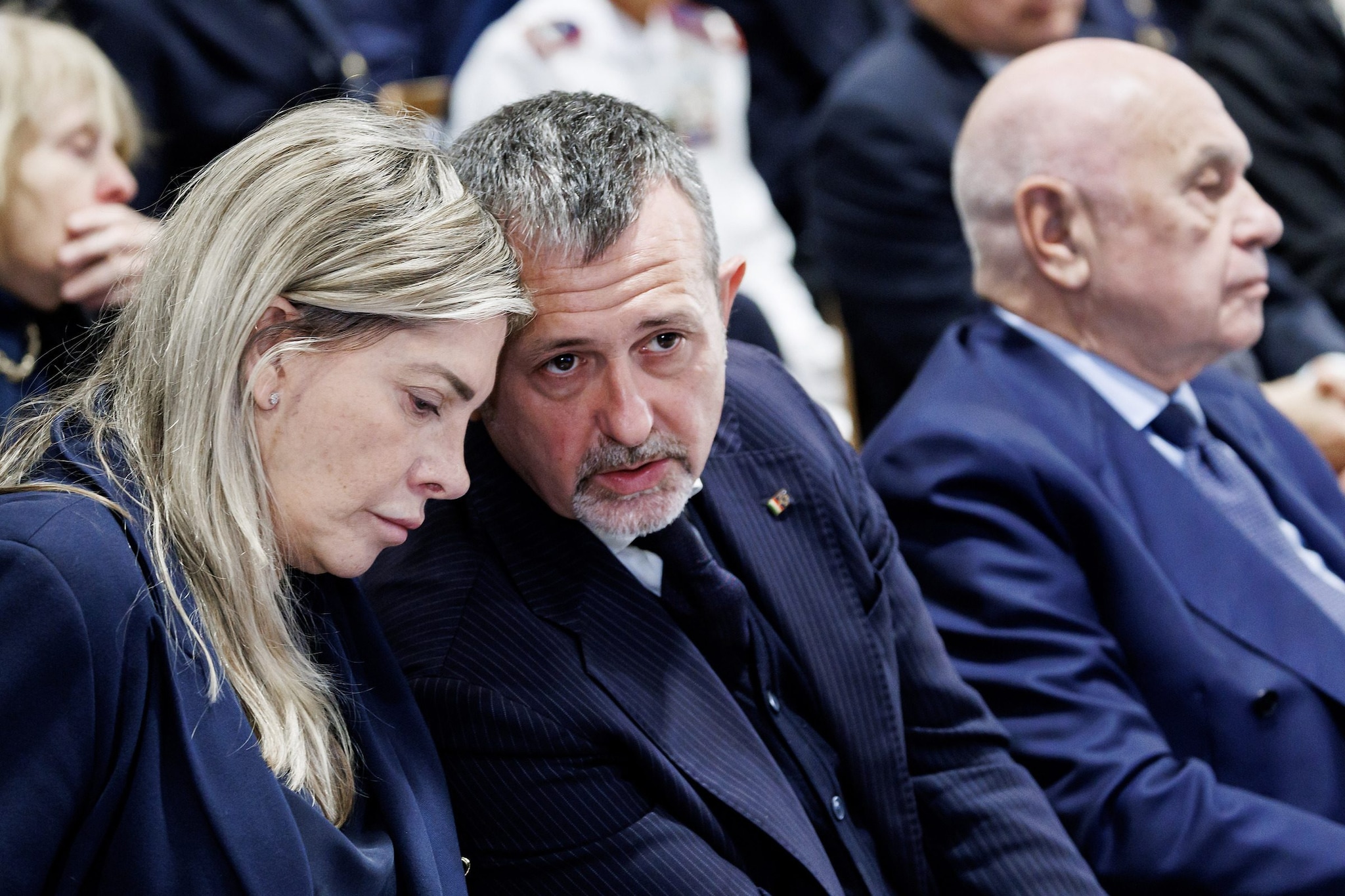 Terremoto nel governo dopo il referendum: Delmastro e Bartolozzi si dimettono