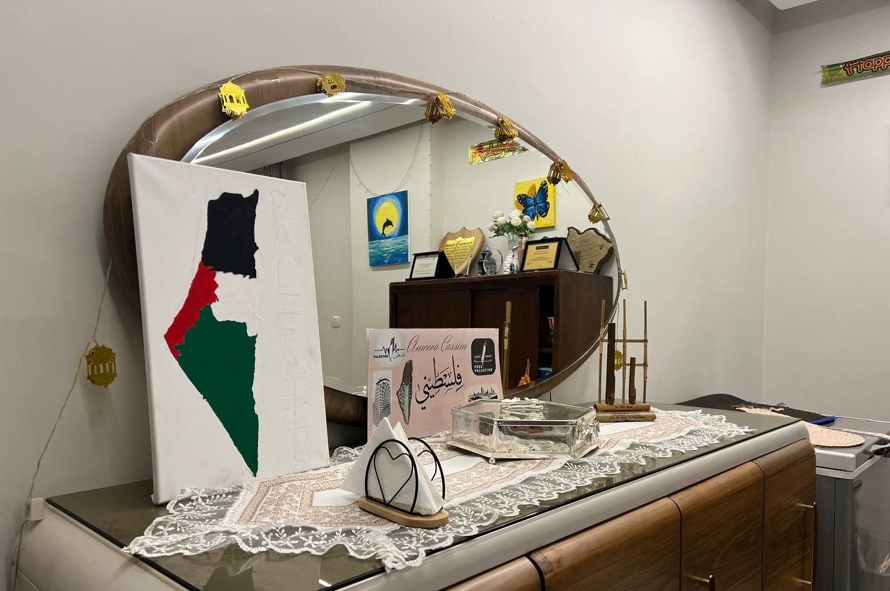 “Viviamo una vita sospesa ma non torneremo più a casa”: le voci dei gazawi ancora bloccati in Egitto