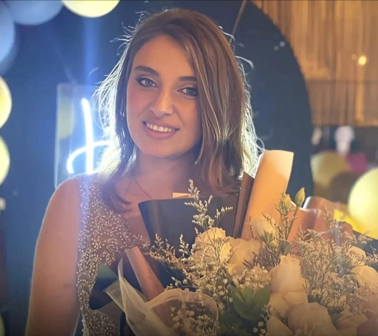 Rimane chiusa fuori di casa e tenta di rientrare da una finestra, Anxhela precipita e muore: aveva 20 anni