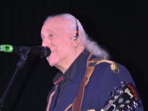 È morto Bruno Castiglia, fondatore e frontman del collettivo beat I Bisonti: aveva 84 anni