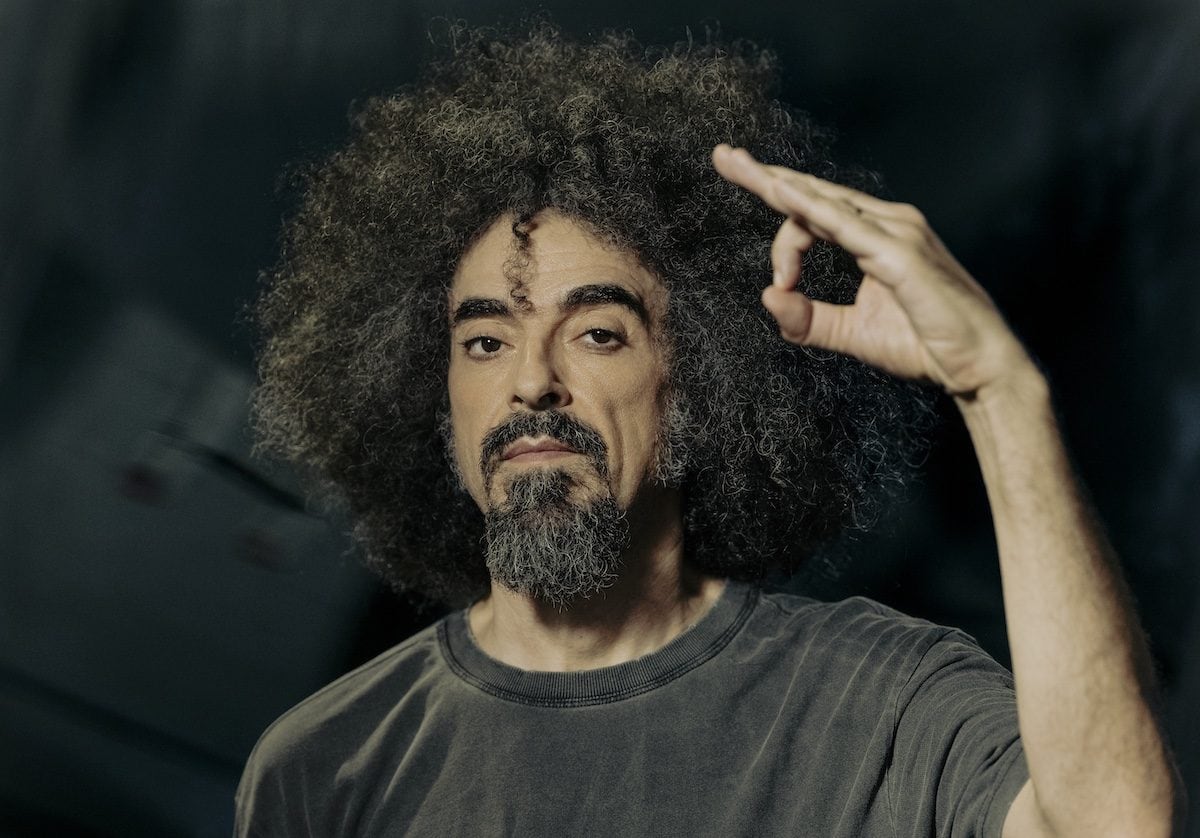 Caparezza cancella gli incontri dei fan per motivi di salute: "Un problema mi costringe a controlli immediati"