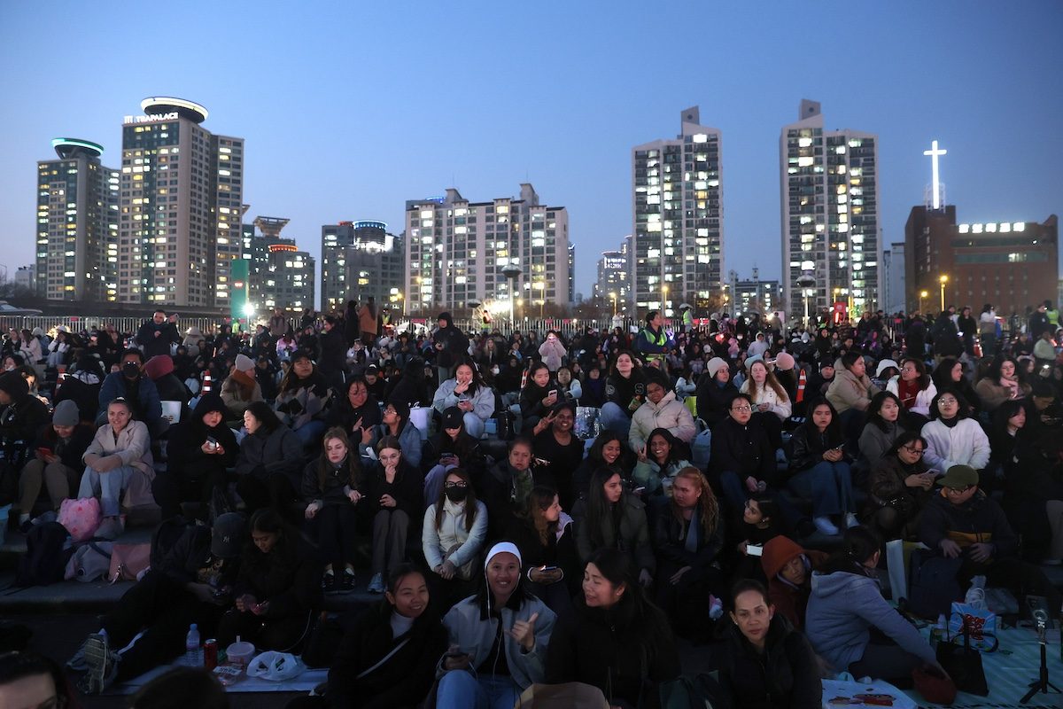 Fan dei BTS in attesa per il concerto a Seoul – ph Chung Sung–Jun:Getty Images