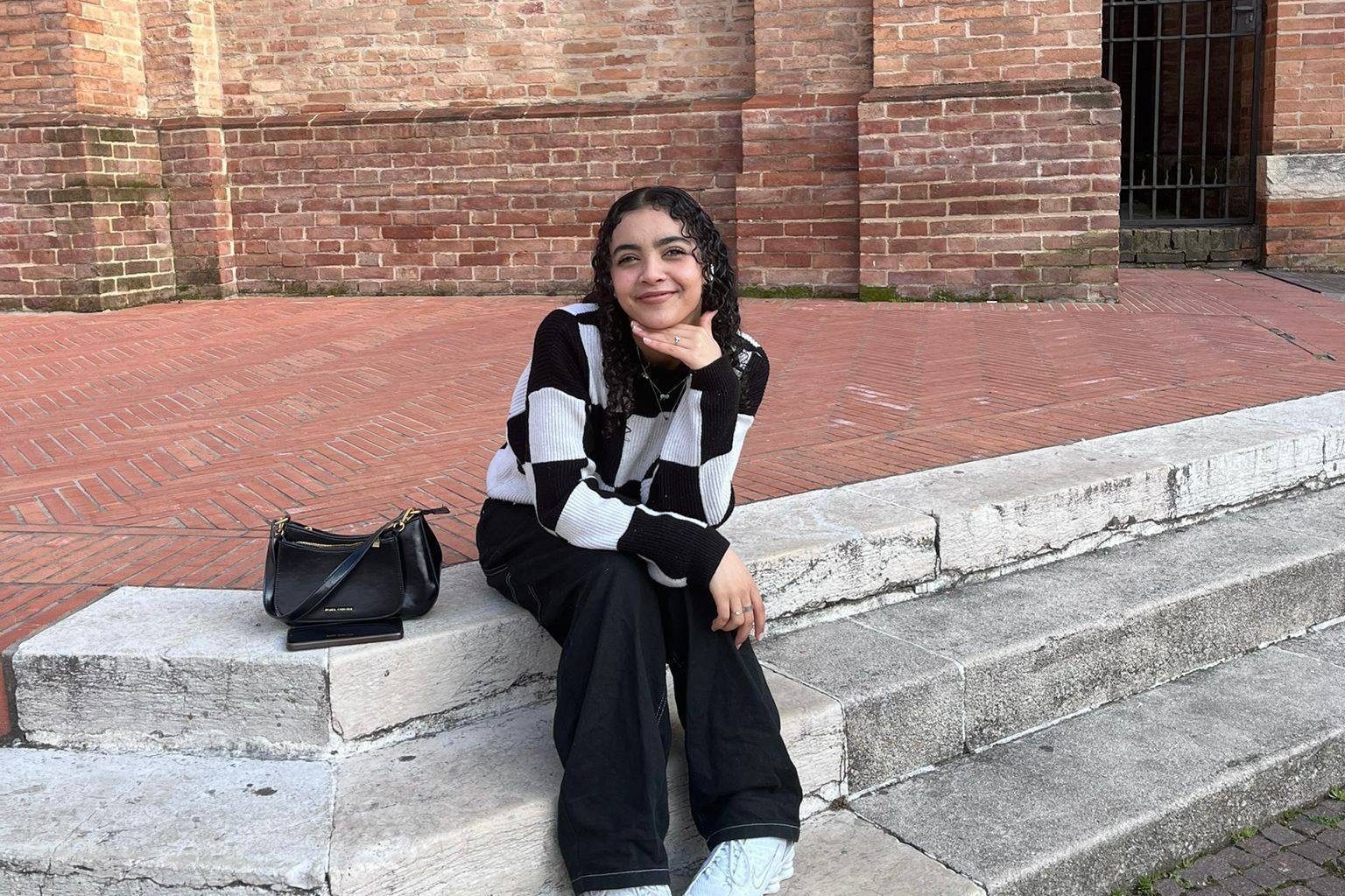 Continuano le ricerche di Hana, la 14enne scomparsa a Forlì: ultimo avvistamento sul treno per Milano