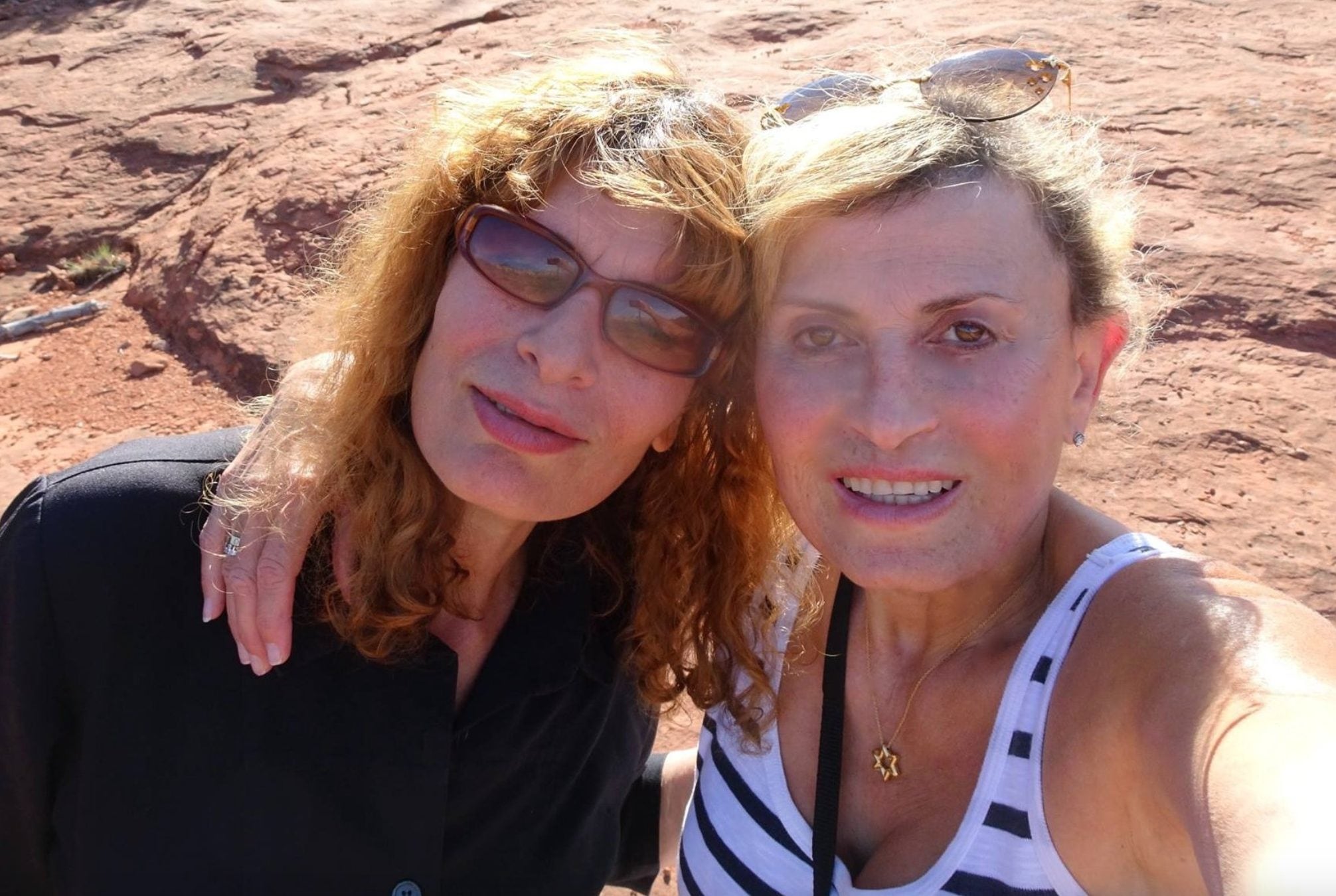 Massacra e uccide la sorella per rubarle il Rolex: 69enne a processo per l'omicidio a Londra