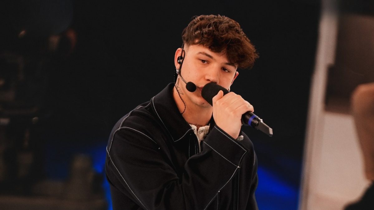 Opi ad Amici 25, via X