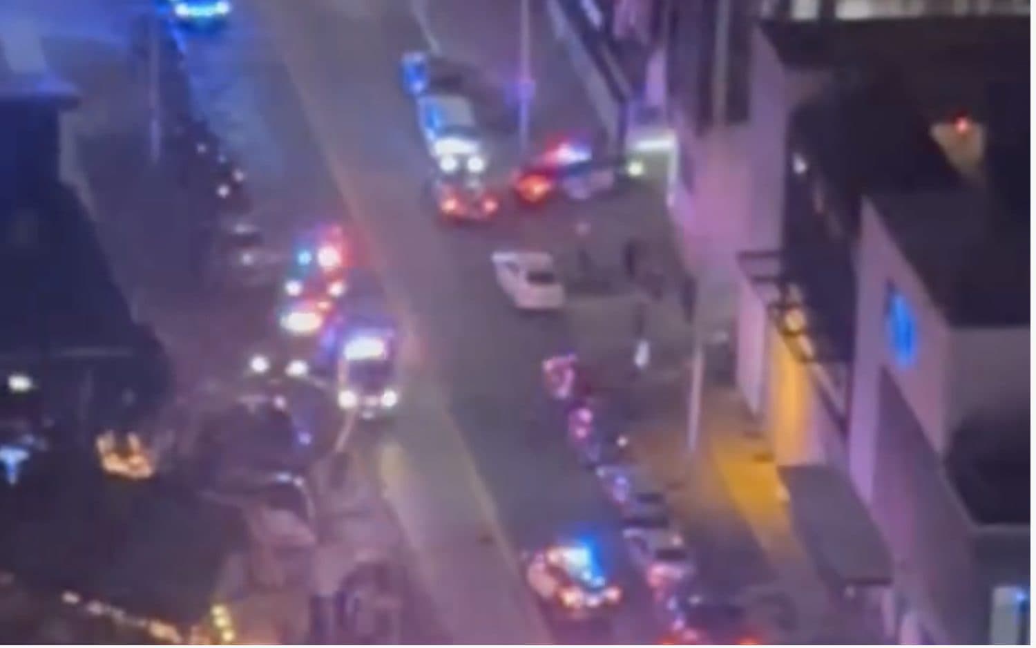 Sparatoria davanti a un bar di Austin: 3 morti e 20 feriti, almeno 14 ricoverati in ospedale