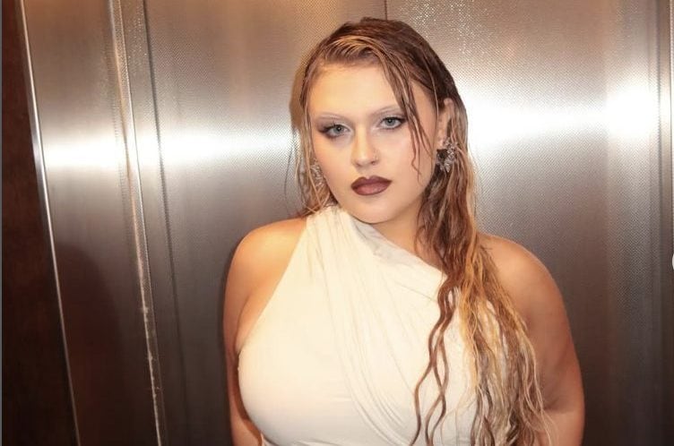 BigMama rientrata in Italia replica alle polemiche: "Ho pagato con i miei soldi, mai detto di odiare l'Italia"