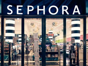 Bambine spinte a comprare prodotti antirughe dalle influencer, Antitrust avvia istruttoria su Sephora e Benefit