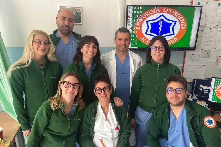 Arriva al pronto soccorso in gravi condizioni, operata d'urgenza: i medici salvano paziente di quasi 100 anni