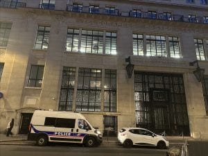 Parigi, torna l’incubo terrorismo: sventato in extremis attentato contro sede della Bank of America