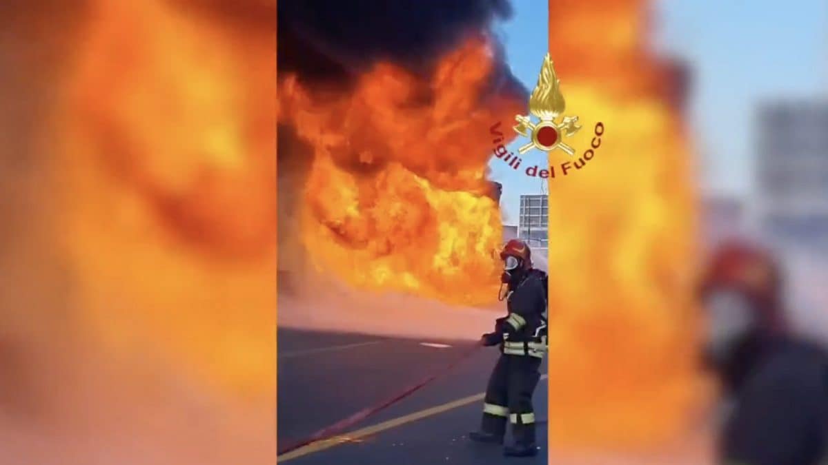 Frame da video dei Vigili del Fuoco.