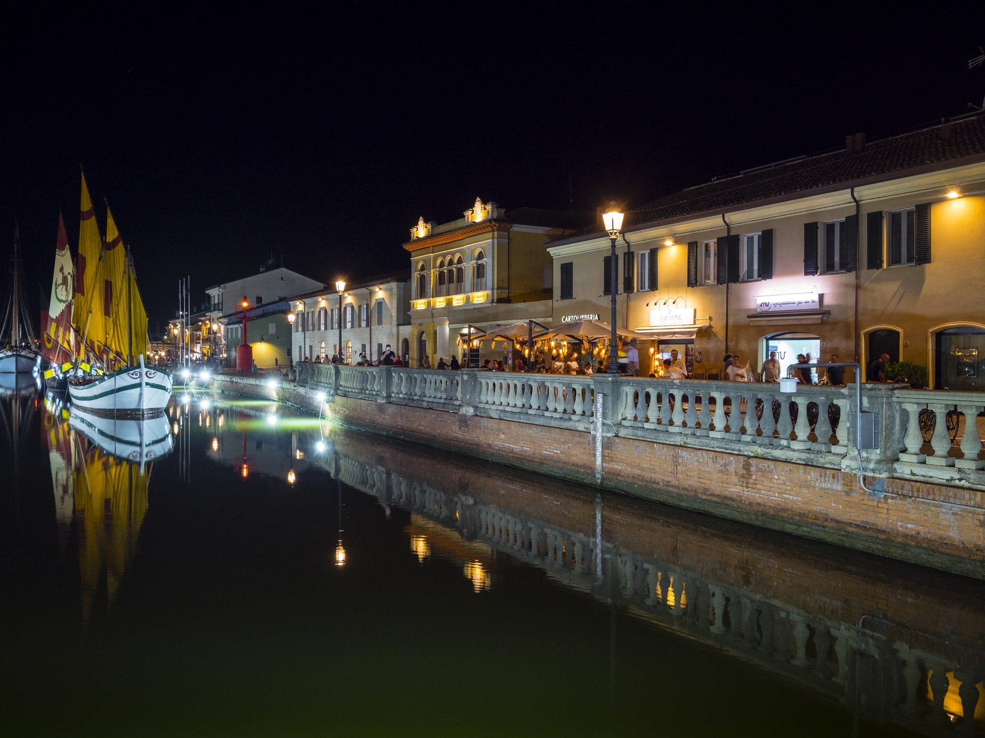 "Mig*** Maledetta", il nome del ristorante di Cesenatico è un caso, negata l'insegna, gestori: "Solo goliardia"