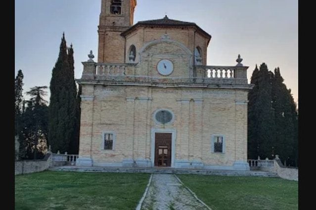 Uomo trovato morto nel pozzo dell'Eremo di Monte Giove: si indaga su collegamento con reliquia rubata giorni prima