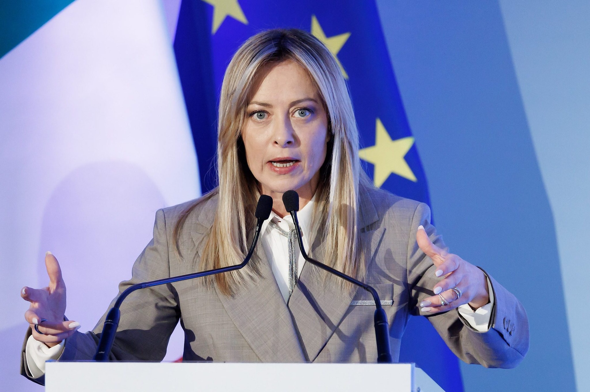 Cosa ha detto Meloni sulla crisi in Iran e perché si è aperto uno scontro con l'ambasciata russa