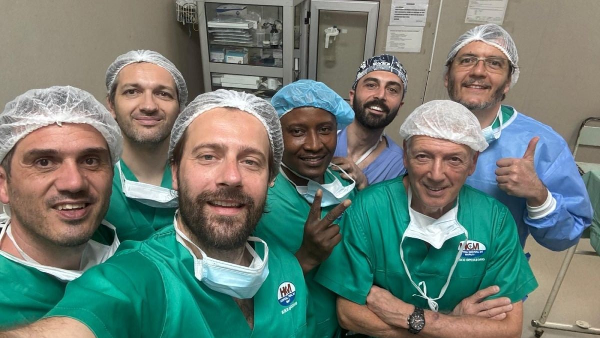 Il gruppo di medici italiani rimasti bloccati a Maputo, in Mozambico, dopo l’attacco di Usa e Israele all’Iran (due di loro sono riusciti a ripartire).