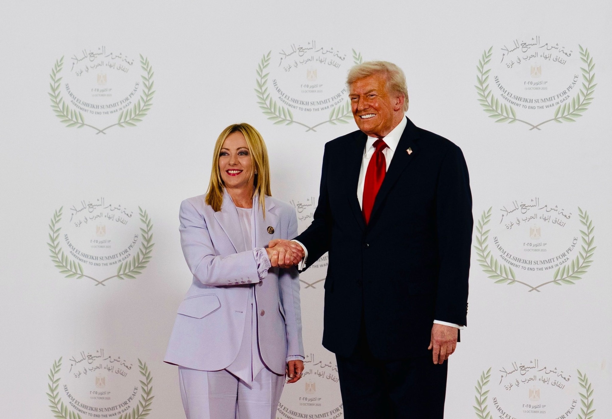 Guerra in Iran, Trump lancia un messaggio a Meloni: "Cerca sempre di aiutare". Il Pd: "Governo smentisca"