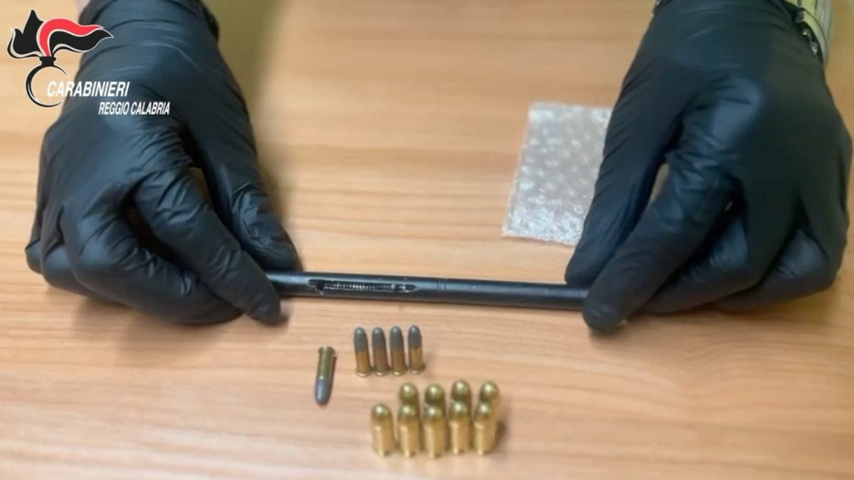 La penna–pistola sequestrata a Reggio Calabria