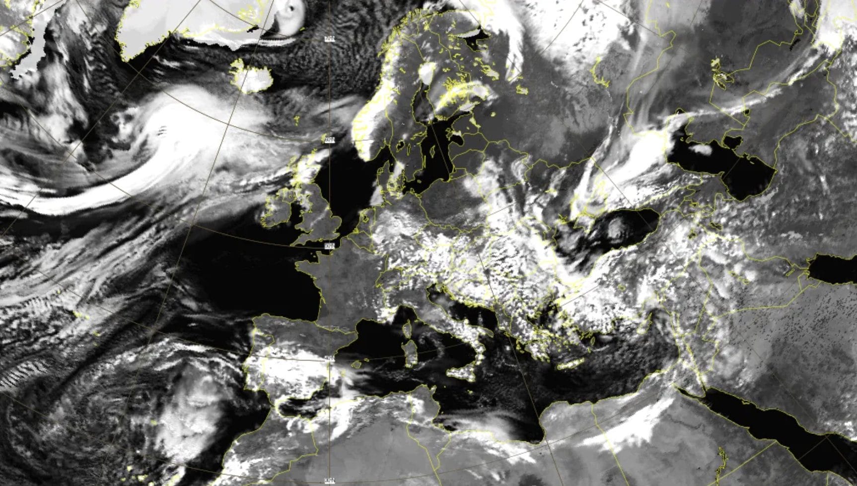 Goccia fredda sull’Italia, in arrivo instabilità e lieve calo termico: le previsioni meteo per il weekend