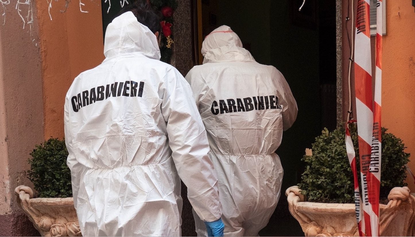 Bimba morta a Bordighera, tracce di sangue anche su felpa della piccola e su maglietta da uomo