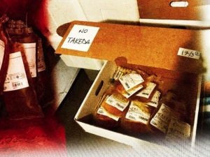 Sacche di plasma buttate nelle Marche, gli allarmi ignorati per un mese: le prove nelle mail interne