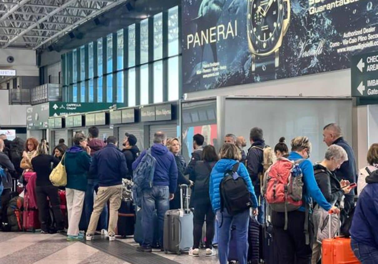 Sciopero il 18 marzo 2026, a rischio i voli in Italia: gli orari e le fasce di garanzia dell'Enac