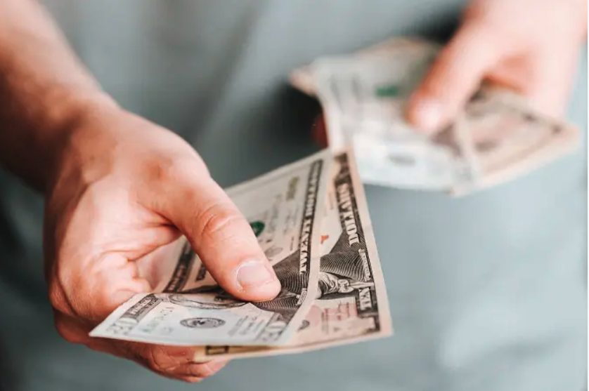 Uccide la nonna dopo una lite per la paghetta, poi prova a nascondere corpo: arrestato 21enne negli USA