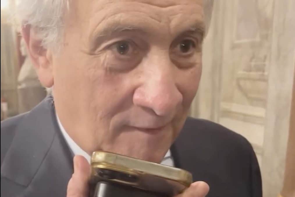 "Come sono stati i bombardamenti oggi?": la surreale domanda di Tajani all'ambasciatrice in Iran