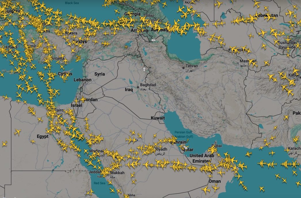 I voli che evitano lo spazio aereo iraniano ( da flightradar24)