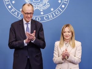 Accordo Ue-Israele, Italia e Germania fermano lo stop, Tajani: “Meglio sanzionare i coloni violenti”