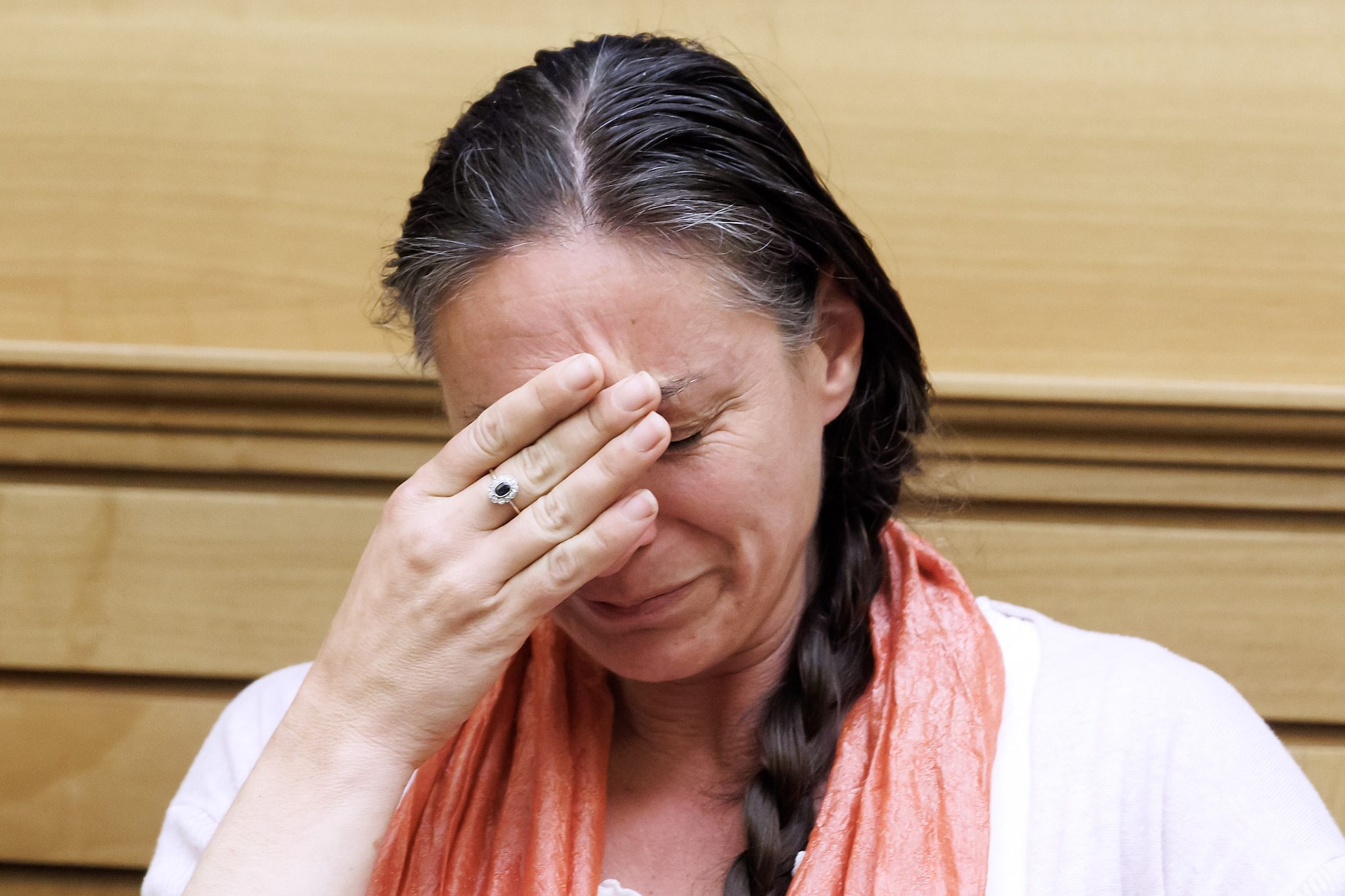 Famiglia nel bosco, Catherine Birmingham in lacrime alla Camera: "Contro i nostri figli una crudeltà mai vista"