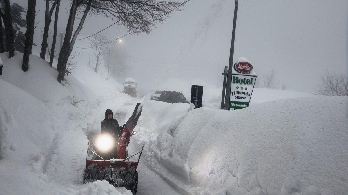 All’alba del 2 aprile la bufera isola l’hotel Ti Bionda Suisse