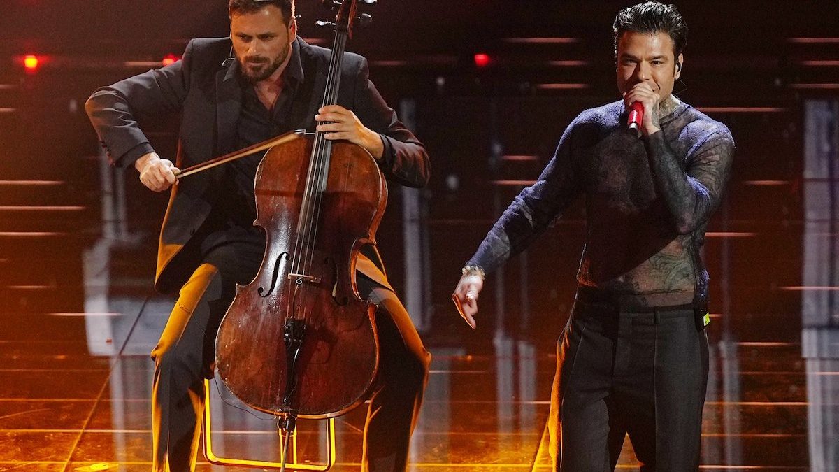 Hauser cancella il tour, salta l’unico concerto italiano a Pompei: “Devo mettere la mia salute al primo posto”