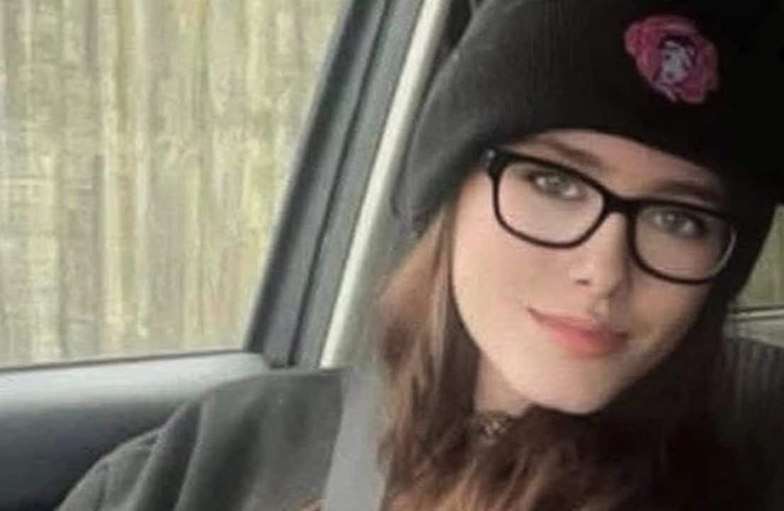 Ragazza di 19 anni sbranata dal cane in casa, tragedia in Inghilterra: “Era abituato a dormire sul suo letto"