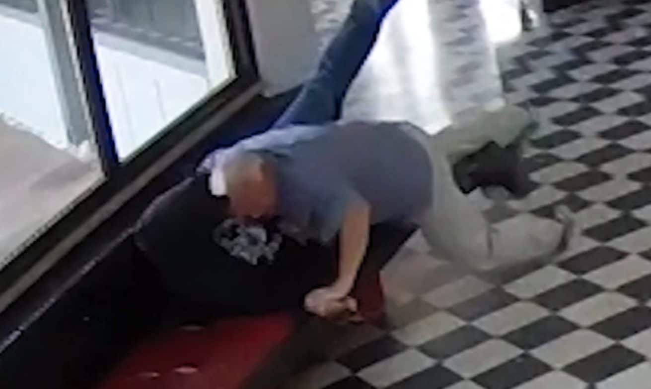 Oklahoma, preside ferma assalitore armato e salva da una strage i suoi studenti alla Pauls Valley High School