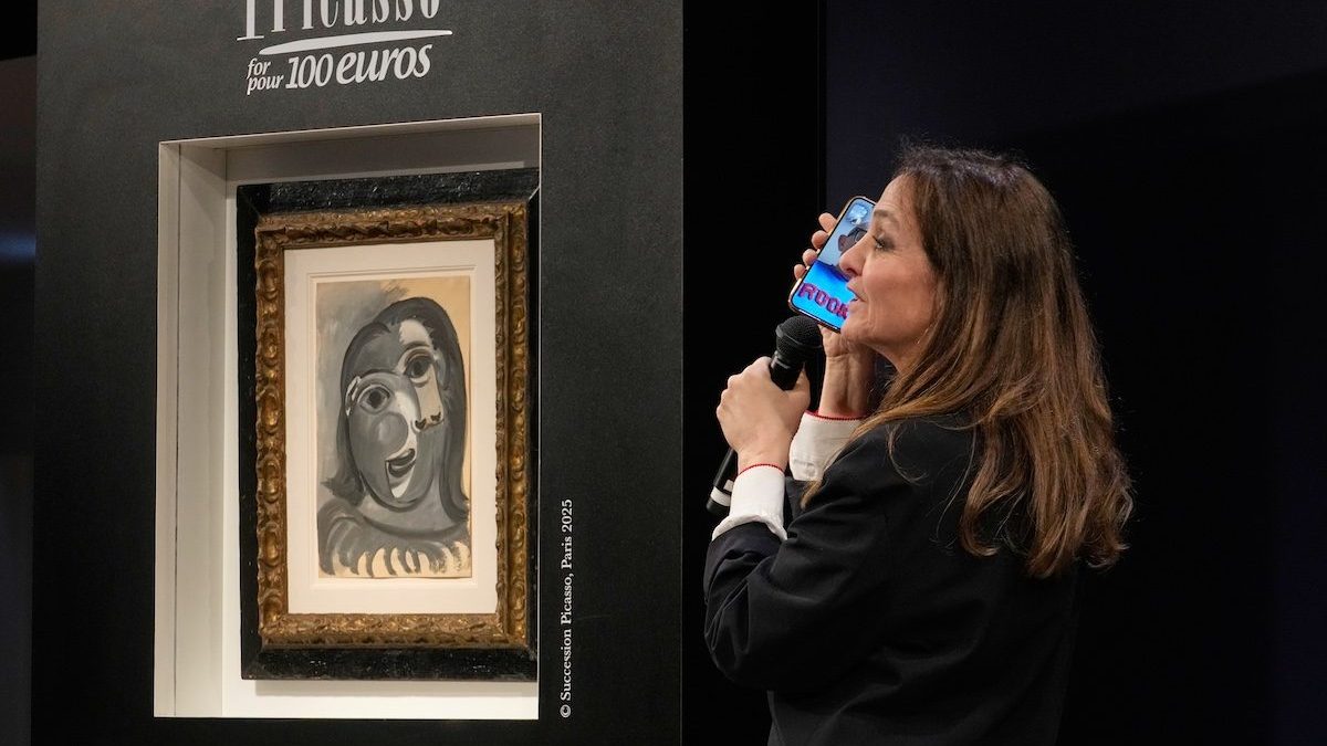 La chiamata in diretta al vincitore del Picasso – ph AP Photo/Michel Euler