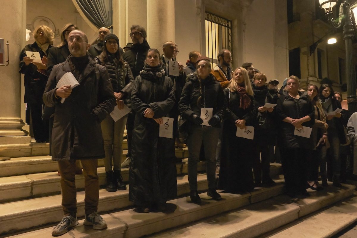 La protesta dei lavoratori della Fenice contro Venezi – Ph. Elisa La Boria:LaPresse