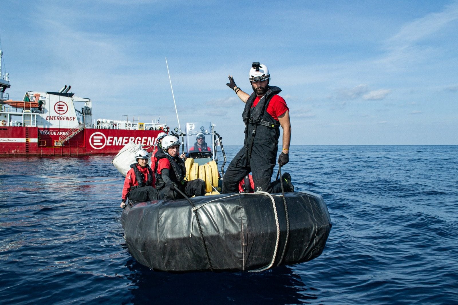 Migranti, assegnato porto di La Spezia a Emergency: "A tre giorni di navigazione, a bordo anche 17 minori"