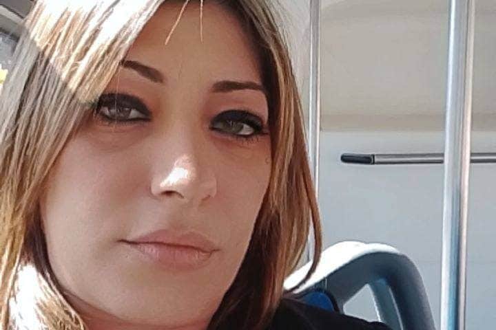Donna trovata morta in casa, Monica Eretta aveva 40 anni: indaga la Procura di Tempio, oggi l’autopsia